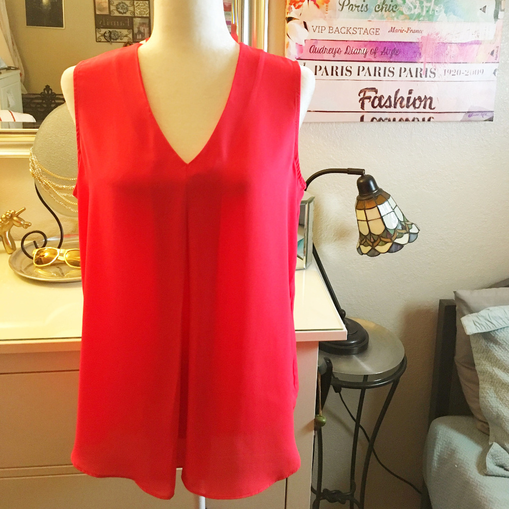 NWT ROSE & OLIVE Inverted Pleat Sleeveless Blouse